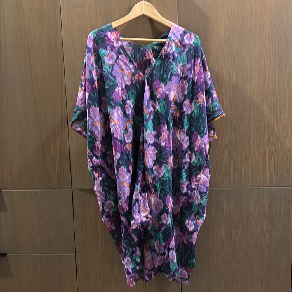 LAST CHANCE! 
Subtle Luxury Pink and Purple floral Resort Coverup kaftan